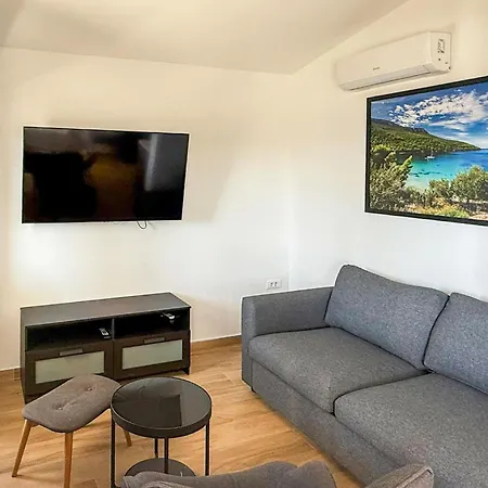 Beautiful Apartment In Dingac With Wifi Apartment Gornji Dingač
